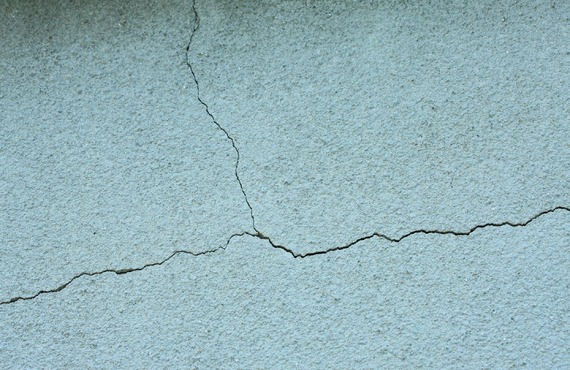 外壁や屋根のひび割れを確実に補修して綺麗な仕上がりに | 東村山市の外壁塗装なら実績の武蔵野ペイント倶楽部